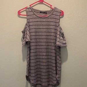 Apt 9 light pink/purple off the shoulder size s